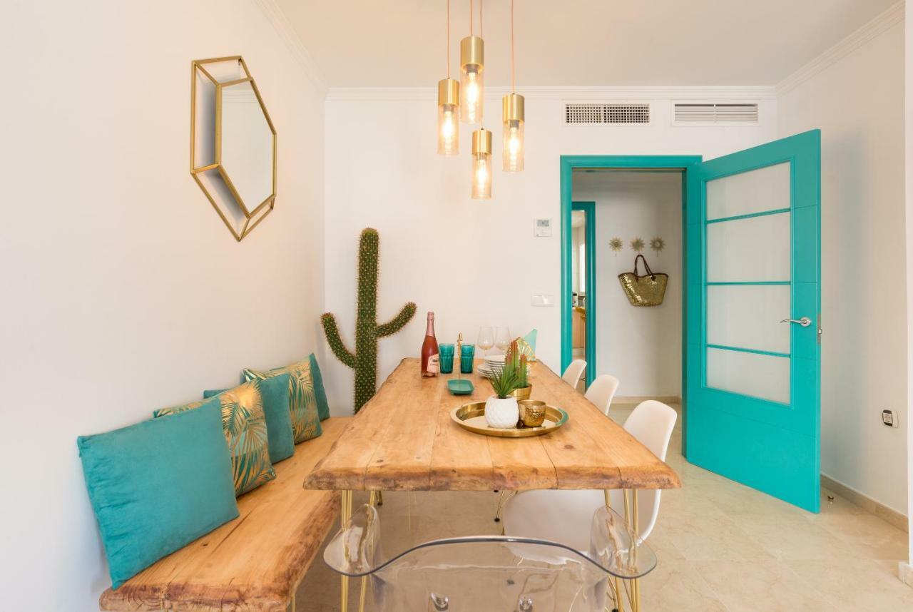 Charming Apartment On The Beach - Pool And Parking Malaga Ngoại thất bức ảnh