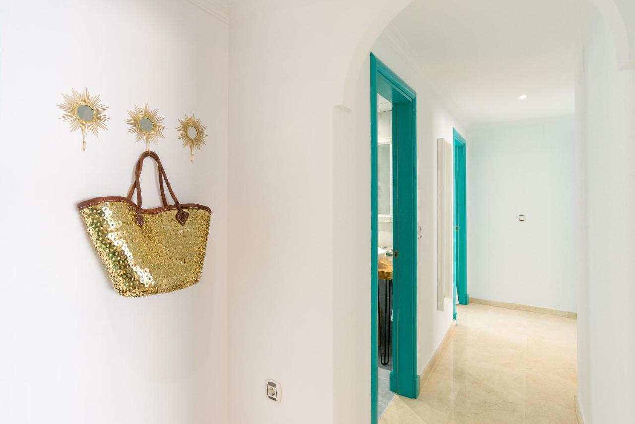 Charming Apartment On The Beach - Pool And Parking Malaga Ngoại thất bức ảnh