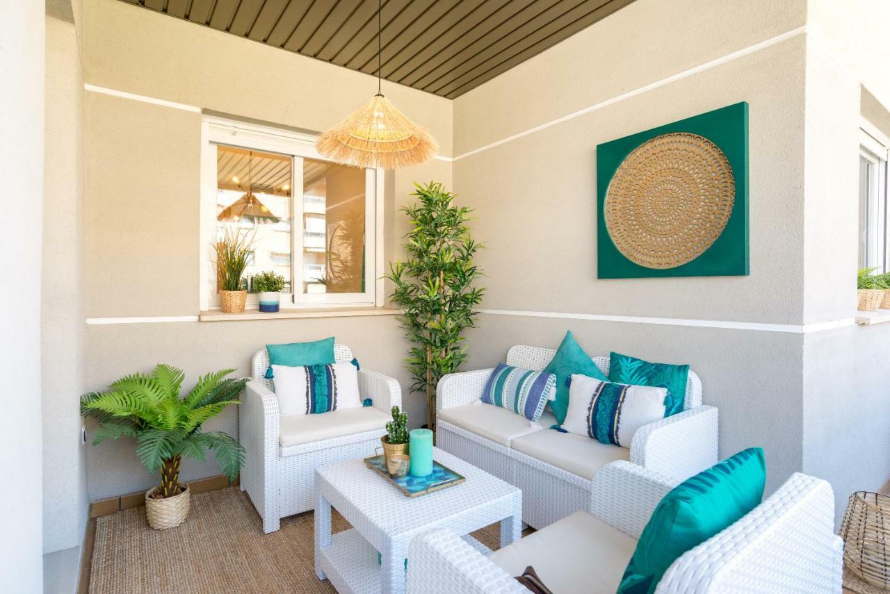 Charming Apartment On The Beach - Pool And Parking Malaga Ngoại thất bức ảnh
