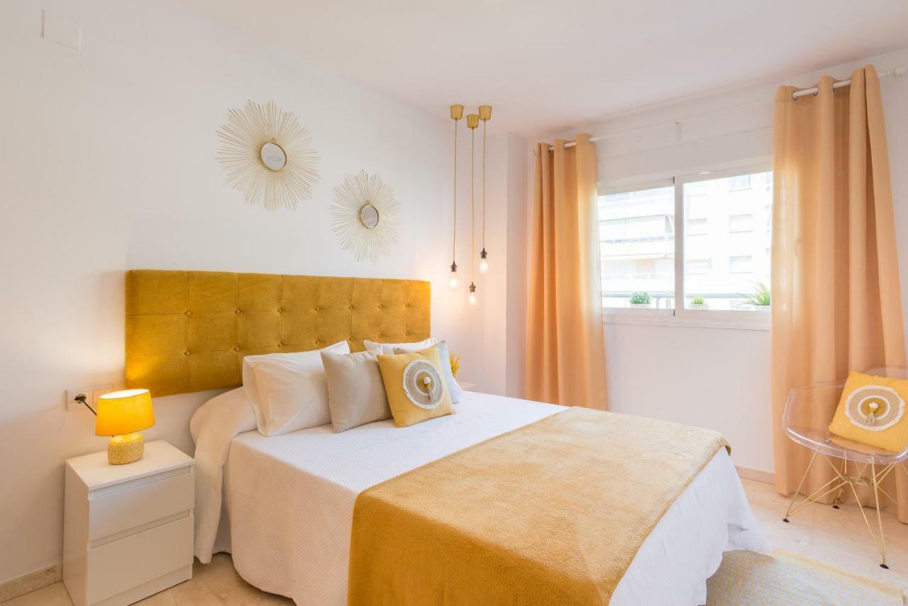 Charming Apartment On The Beach - Pool And Parking Malaga Ngoại thất bức ảnh