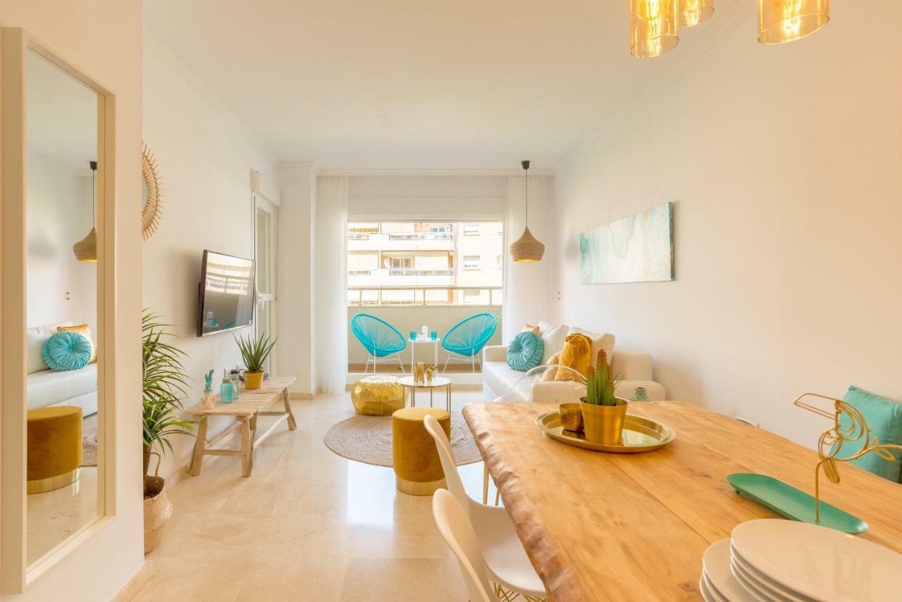Charming Apartment On The Beach - Pool And Parking Malaga Ngoại thất bức ảnh