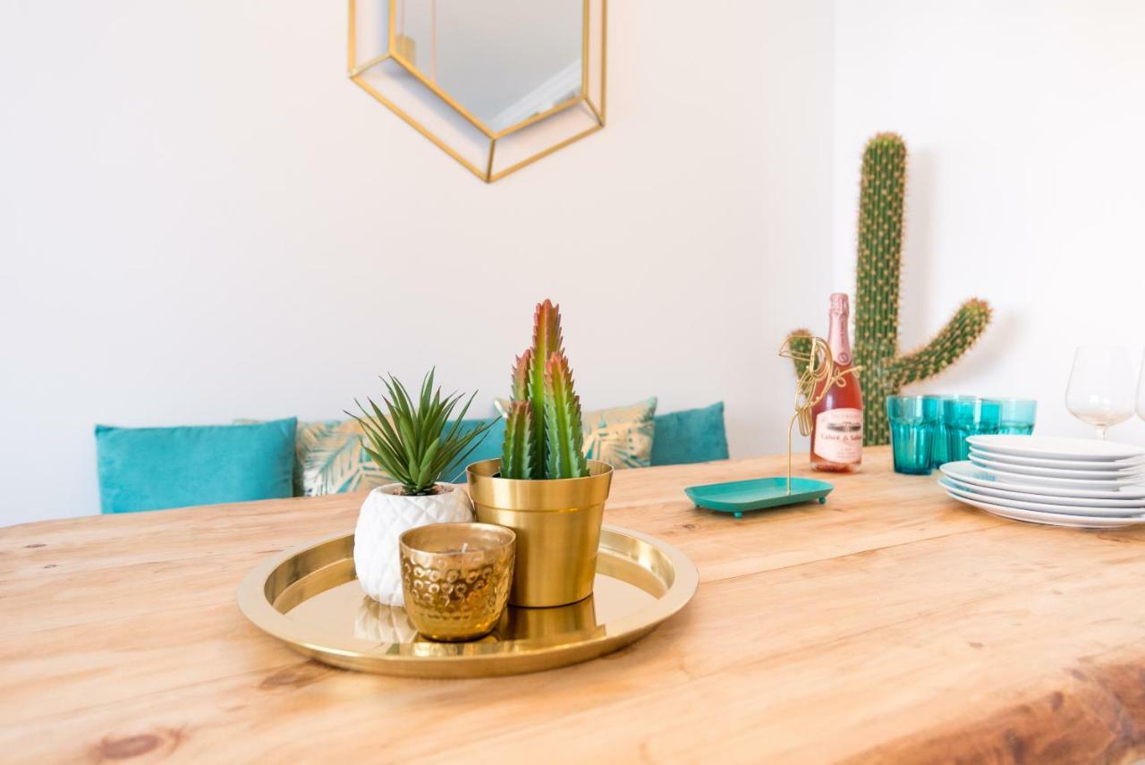 Charming Apartment On The Beach - Pool And Parking Malaga Ngoại thất bức ảnh
