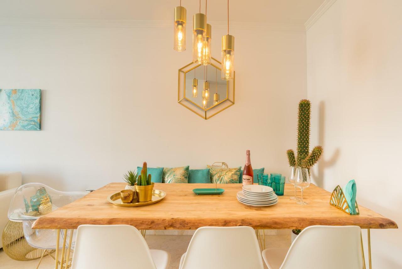Charming Apartment On The Beach - Pool And Parking Malaga Ngoại thất bức ảnh