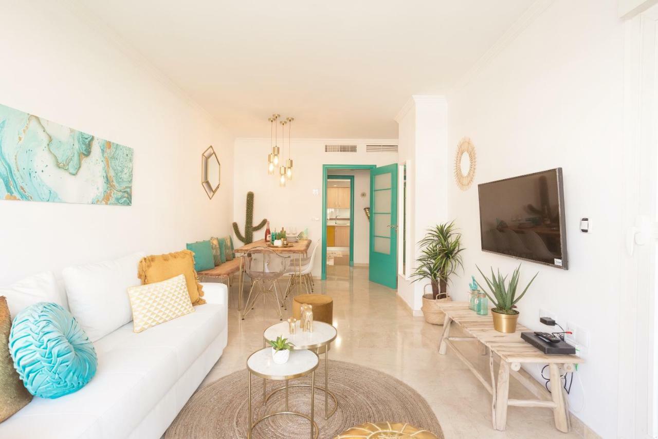 Charming Apartment On The Beach - Pool And Parking Malaga Ngoại thất bức ảnh