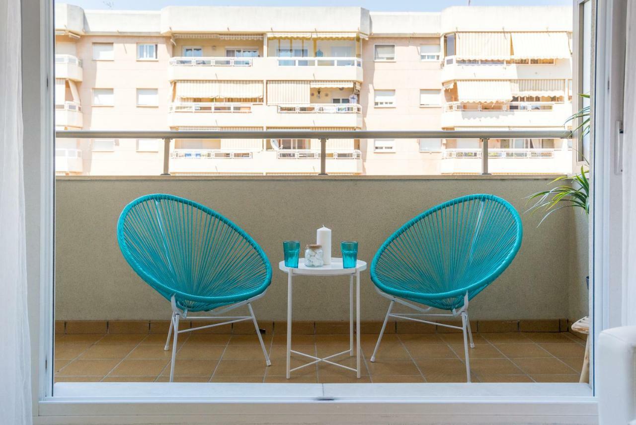 Charming Apartment On The Beach - Pool And Parking Malaga Ngoại thất bức ảnh